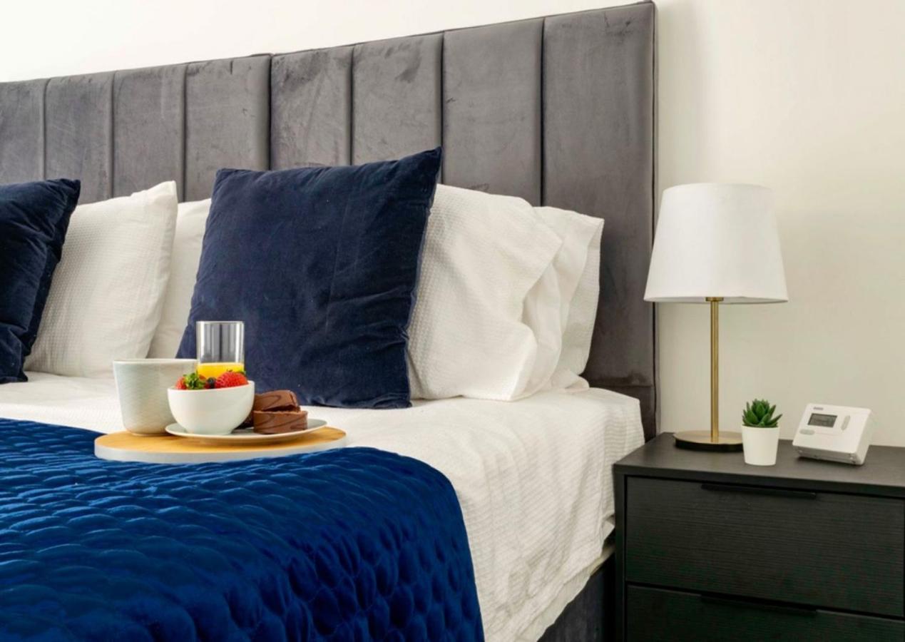 The White House Flat By Select Sa Apartment Reading Bagian luar foto